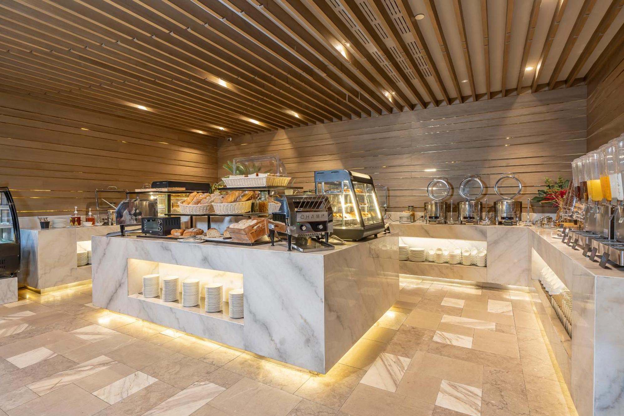 Arden Hotel And Residence By At Mind Τσον Μπουρί Εξωτερικό φωτογραφία